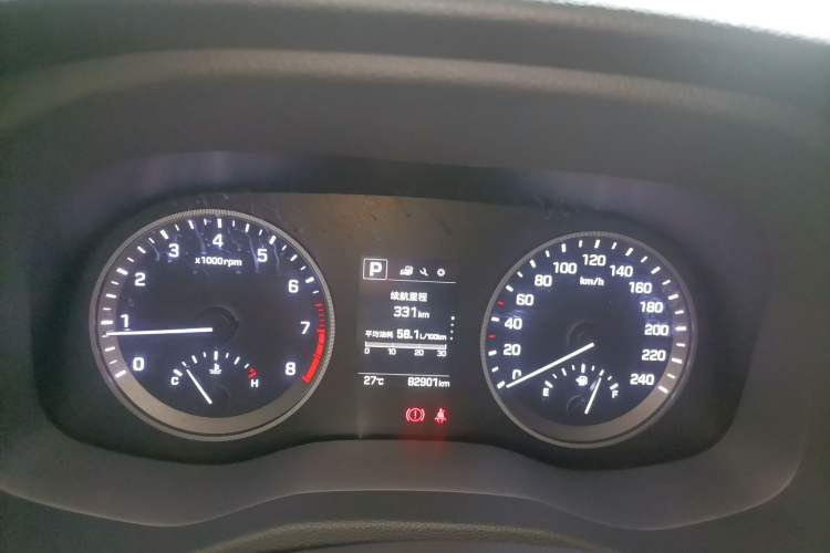 Used Hyundai Tucson 2018 1.6T Dual-Clutch Two-Wheel Drive 15th Anniversary Special Edition Instrument Cluster