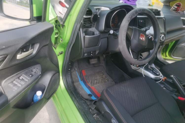 Used Honda Fit 2018 1.5L CVT Trendy Sports Edition Driver Seat