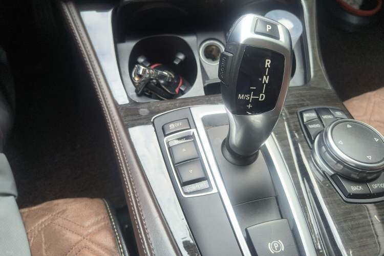 Used BMW 5 Series 2014 525Li Luxury Design Package Gear Lever