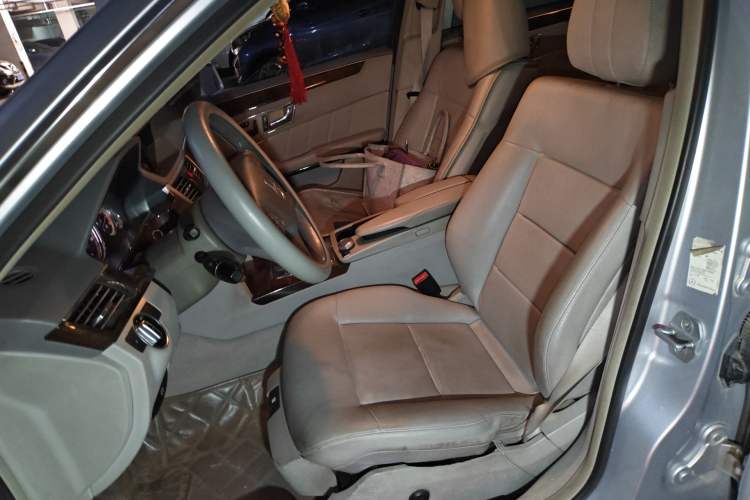 Used Mercedes-Benz E-Class 2011 E 200 L CGI Elegant Model
