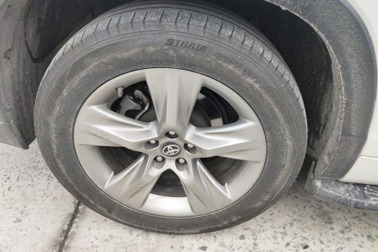 Used Toyota Highlander 2018 2.0T Four-Wheel Drive Luxury Version 7 Seats China VI Standard