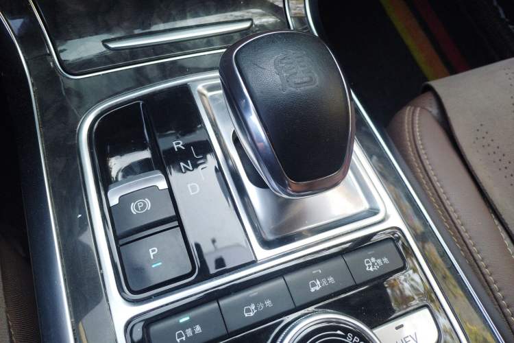 Used BYD Tang New Energy 2017 2.0T All-Wheel Drive Hyatt Model
