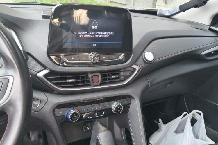 Used Chevrolet Orlando 2018 Redline 530T Automatic Enjoyment Edition (5+2 Model) – China V Standard Audio And AC Panel