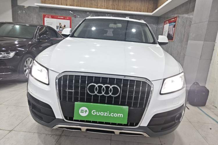 Used Audi Q5 2017 Plus 40 TFSI Technology Model