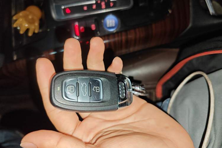 Used Audi Q5 2017 40 TFSI Technology Edition Vehicle Key