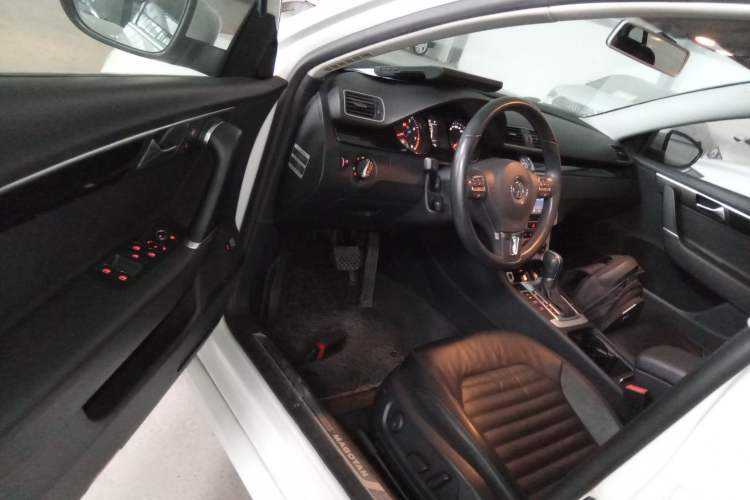 Used Volkswagen Magotan 2015 1.8TSI Luxury Model