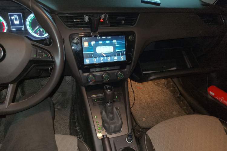 Used Skoda Octavia 2018 Station Wagon TSI230 DSG Luxury Edition
