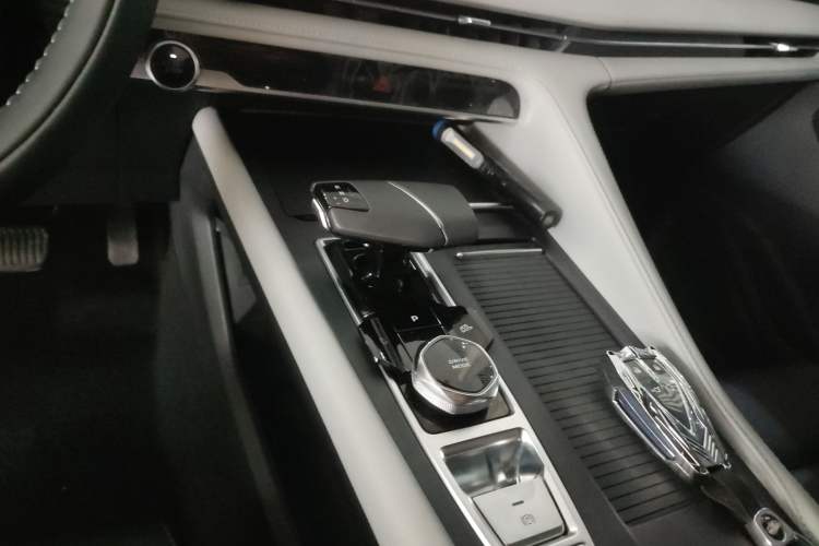 Used CHANGAN CS75 PLUS 2024 3rd Generation Champion Edition 1.5T Intelligent Drive Dynamic Model
