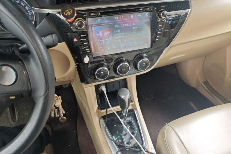 Used Toyota Corolla 2014 1.6L CVT GL-i Audio And AC Panel