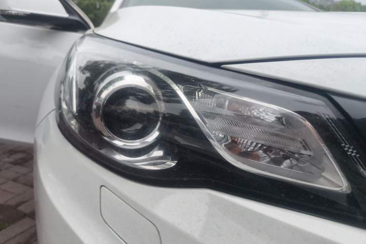 Used Chevrolet Malibu 2018 530T Automatic Luxury Edition Right Front Headlight