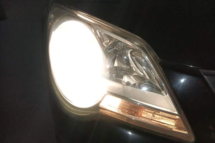 Used Volkswagen Bora 2012 1.6L Automatic Fashion Value Edition Right Front Headlight