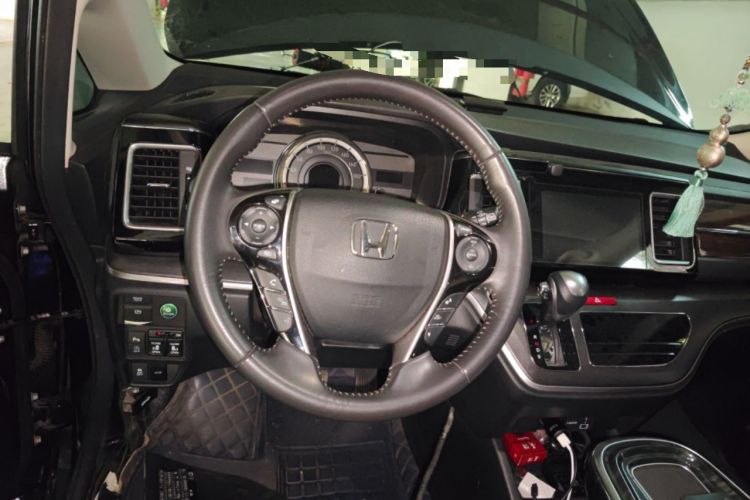 Used Honda Elysion 2016 2.4L Luxury Edition
