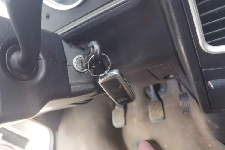 Used Iveco Daily 2017 2.5T A35 Passenger Van 5-7 Seats Model 47Z5 Vehicle Key