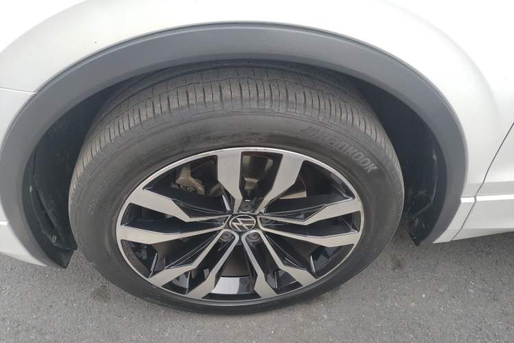 Used Volkswagen Tiguan L 2021 330TSI Automatic Two-Wheel Drive R-Line Enhanced Edition