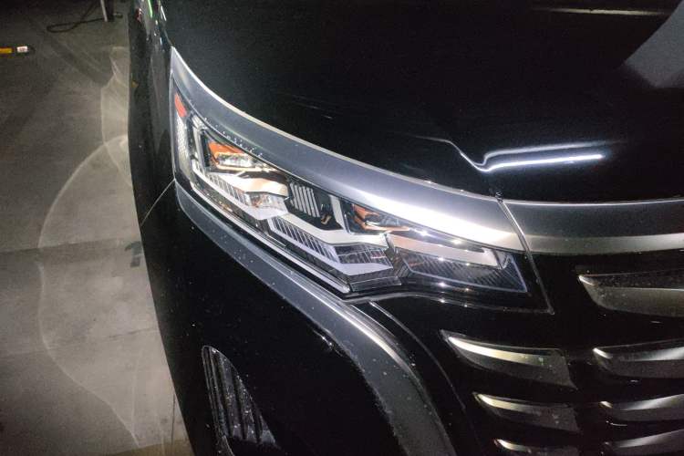 Used Denza D9 2022 DM-i 970 Four-Wheel Drive Prestige Model
