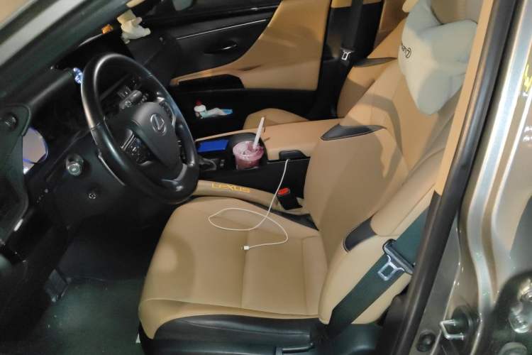 Used Lexus ES 2022 200 Excellence Edition
