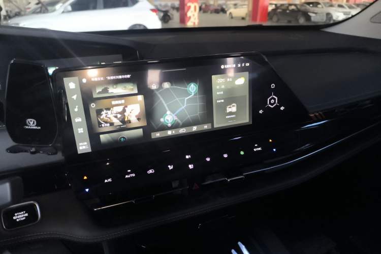 Used CHANGAN UNI-K iDD 2022 Blue Whale iDD 130km 1.5T Excellence Model Audio And AC Panel