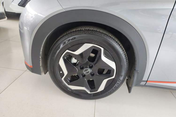 Used BYD Dolphin 2021 405 km Fashion Edition Left Front Wheel Hub