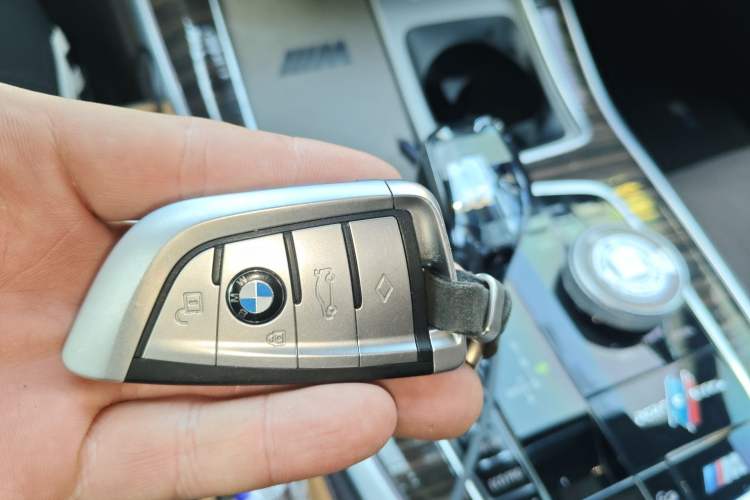 Used BMW X5 2022 xDrive 40Li M Sport Package Vehicle Key