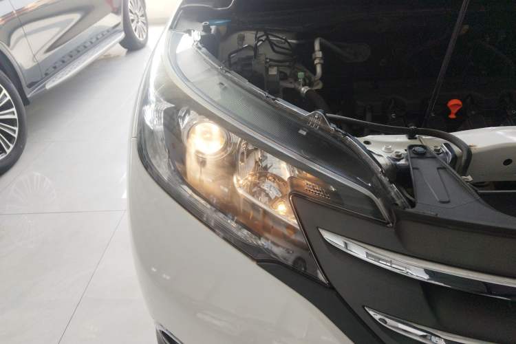 Used Honda CR-V 2015 2.0L 2WD Classic Edition Right Front Headlight