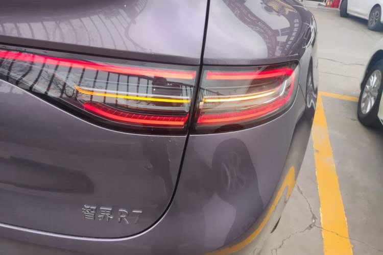 Used Hima Luxeed R7 2025 Extended-Range 331km Ultra
