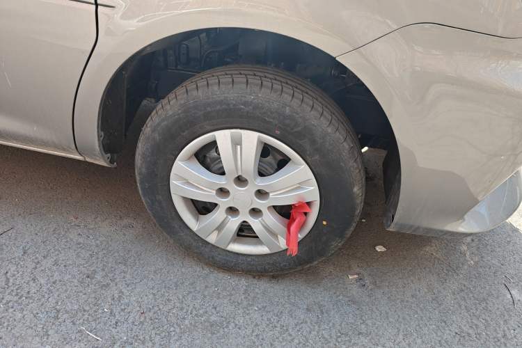 Used FORTHING Lingzhi 2025 M5 1.6L Short Wheelbase Practical 5-Seat Model
