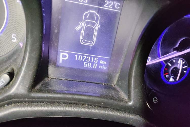 Used JMC Yusheng S350 2013 2.4T Automatic 2WD Diesel Ultra-Luxury 5-Seater Odometer Close Up