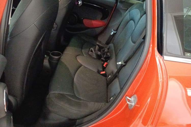 Used MINI MINI 2018 2.0T COOPER S Classic Edition Five-Door Version
