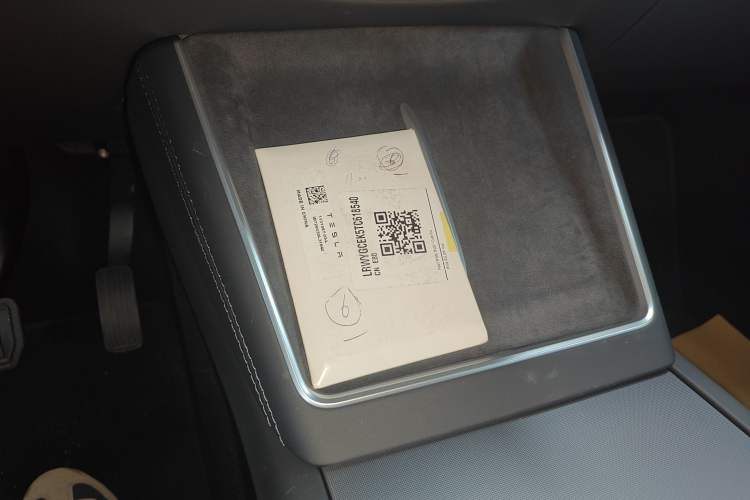 Used Tesla Model Y L 2025 Model Long-Range All-Wheel-Drive Version