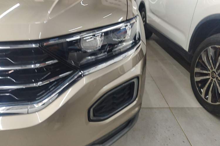 Used Volkswagen T-ROC 2018 280TSI DSG Two-Wheel-Drive Comfort Version China V Standard
