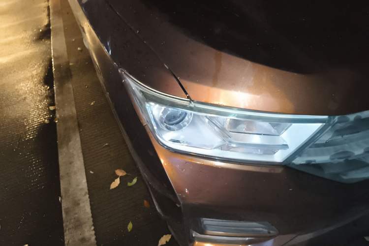 Used Wuling Hongguang 2021 1.5L S Standard Version LAR Right Front Headlight