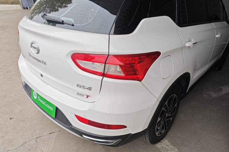 Used GAC Trumpchi GS4 2017 200T Manual Two-Wheel Drive Elite Edition Exterior 3