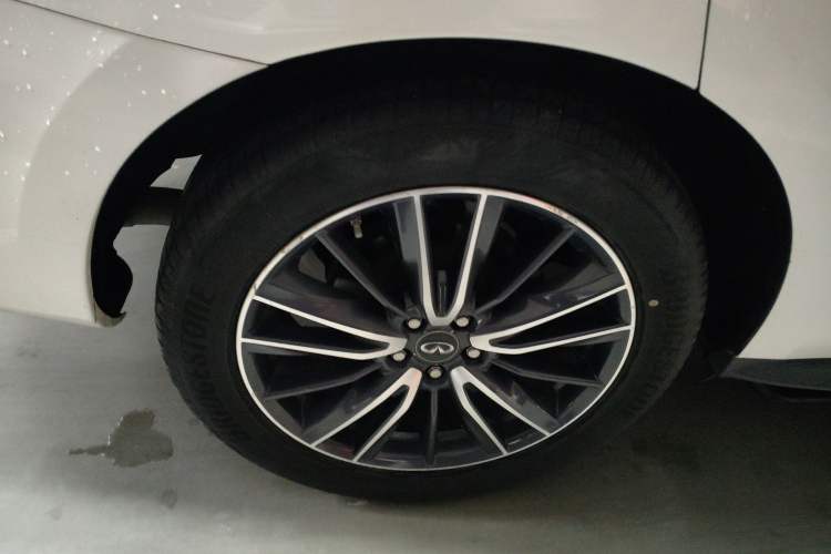 Used Infiniti QX60 2016 2.5 S/C Hybrid Two-Wheel-Drive Excellence Edition China V Standard