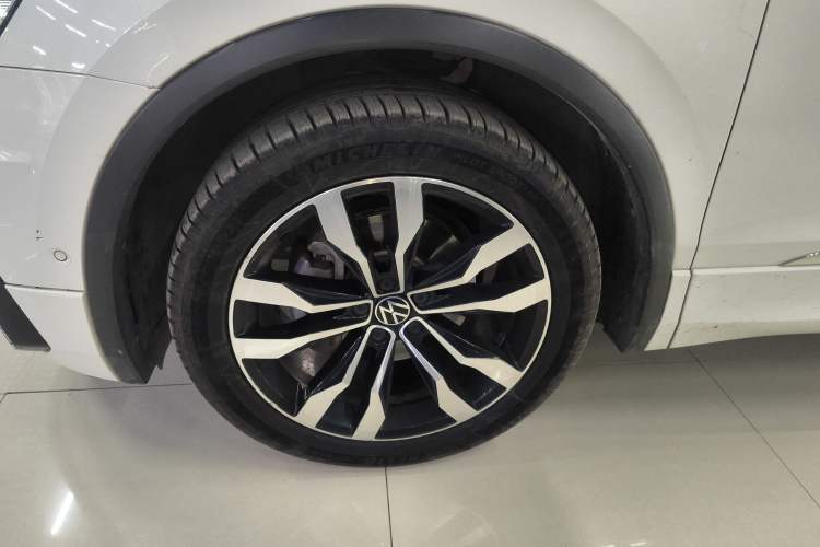 Used Volkswagen Tiguan L 2021 330TSI Automatic Two-Wheel Drive R-Line Enhanced Edition
