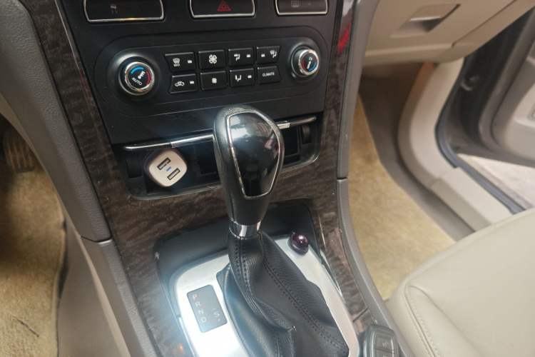 Used Ford Mondeo 2011 2.0L GTDi 200 Luxury Edition Gear Lever