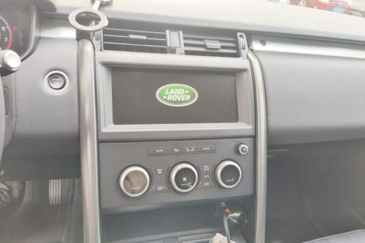 Used Land Rover Discovery 2020 3.0 SC V6 30th Anniversary Special Edition Audio And AC Panel