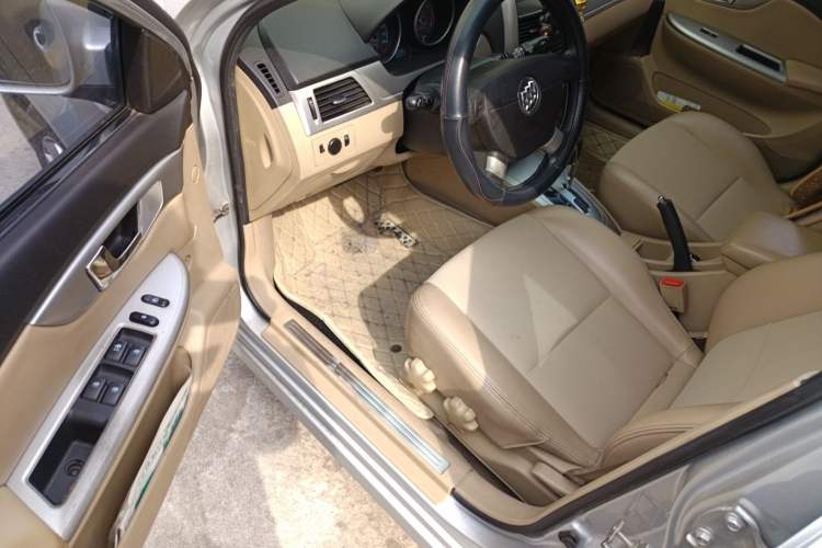 Used Buick Excelle 2013 1.5L Automatic Classic Model
