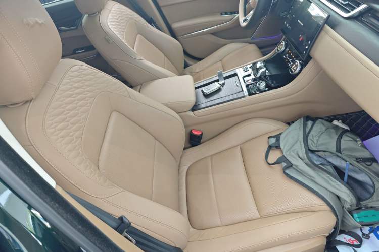 Used Jaguar XFL 2024 2.0T P250 Two-Wheel Drive Prestige Luxury Edition Right Front Seat