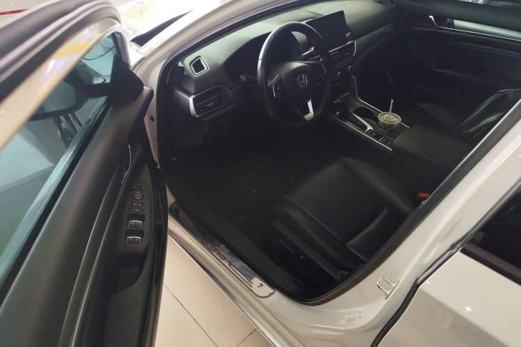 Used Honda Accord 2018 260TURBO Prestige Edition China VI Driver Seat