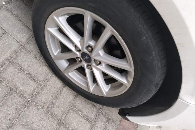 Used Ford Focus 2017 Sedan 1.6L Automatic Fashion Edition Smart Drive Version
