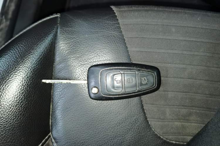 Used Ford Focus 2015 Sedan 1.6L Manual Fashion Edition Vehicle Key