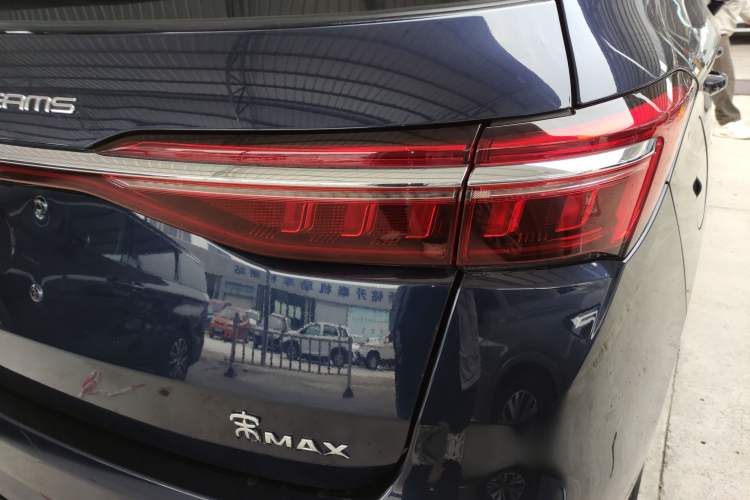 Used BYD Song MAX New Energy 2022 DM-i 105KM Flagship Model