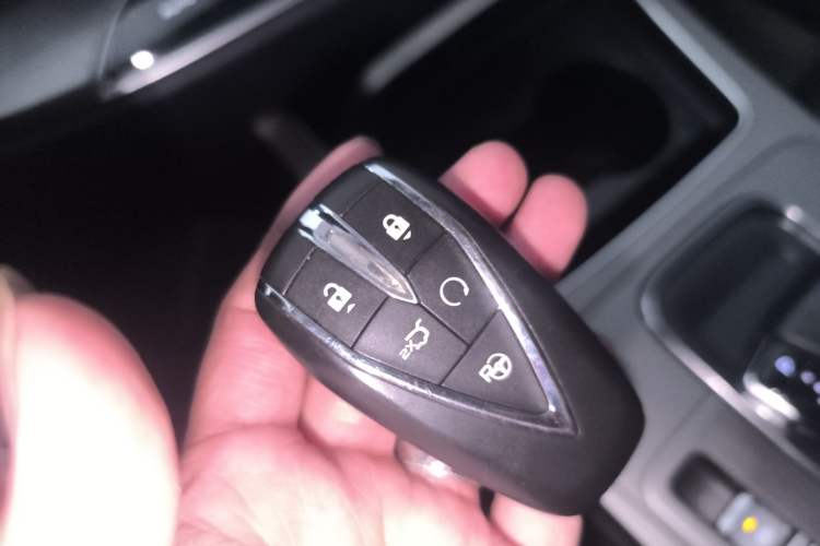 Used CHANGAN OSHAN X7 2020 1.5T Automatic Parking with Facial Recognition – Spacey & Carefree Edition
