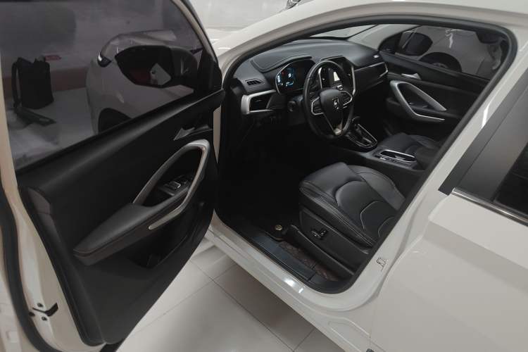 Used Baojun 530 2021 Global Car Anniversary Edition 1.5T CVT Prestige Connected Model 5 Seats
