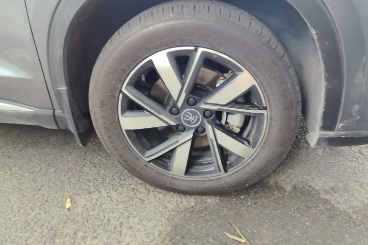 Used BYD Song Pro New Energy 2024 HONOR Edition DM-i 71KM Navigation Model
