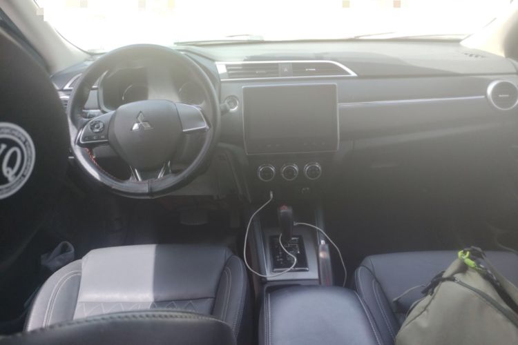 Used Mitsubishi ASX 2020 2.0L CVT Smart Edition Center Console