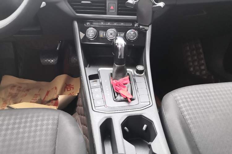 Used Volkswagen Bora Pure Electric 2020 Shan Model Gear Lever