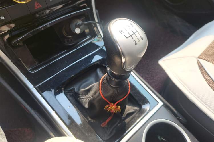 Used Haval H2 2017 Red-Label 1.5T Manual Two-Wheel Drive Luxury Model
