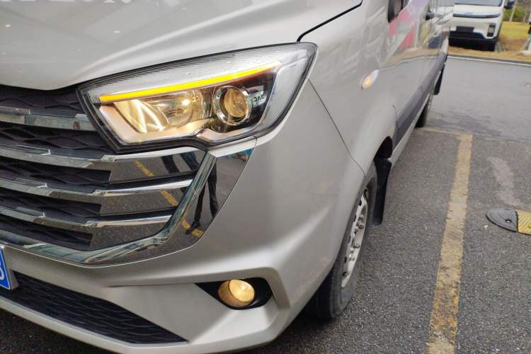 Used JAC Sunray 2024 2.5T 5-Series Express Version Single Tire 5/6/7 Seater
