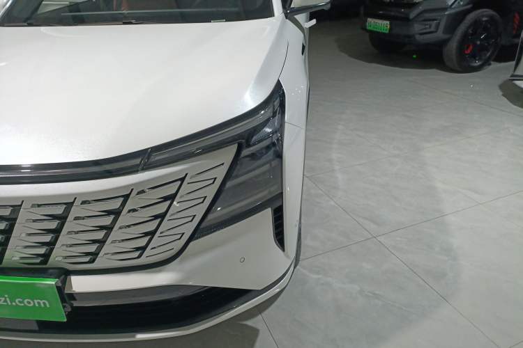 Used CHANGAN CS75 PLUS 2025 4th Generation UItra 2.0T New Blue Whale Smart Intelligent Powertrain Version
